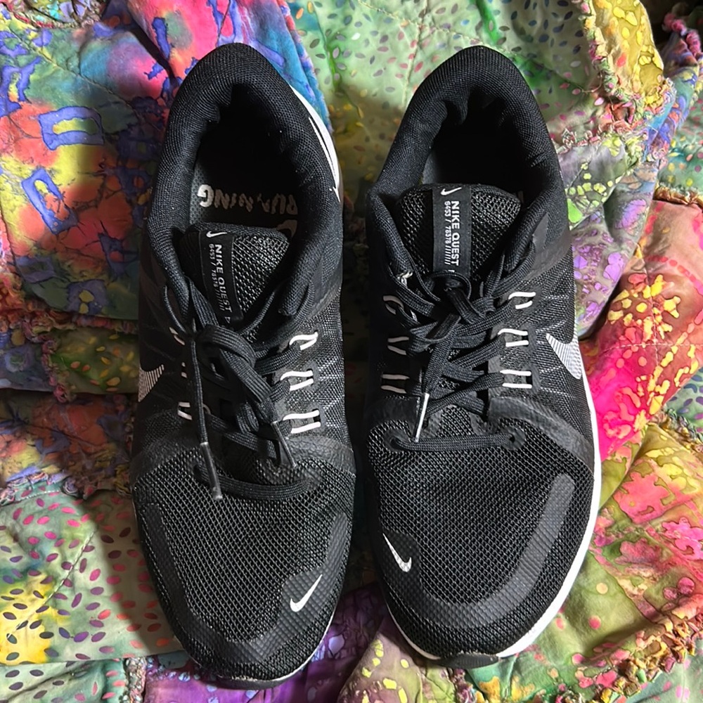 Like New Nike Quest Black Athletic Shoes